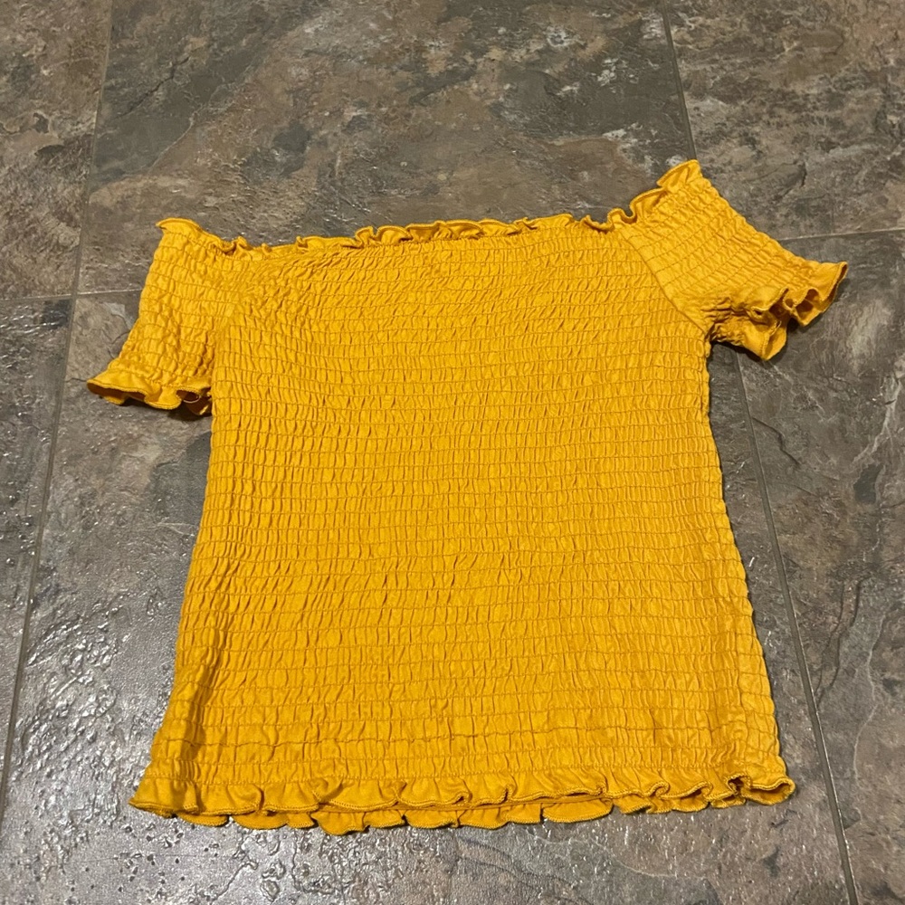 Blue notes yellow off the shoulder top